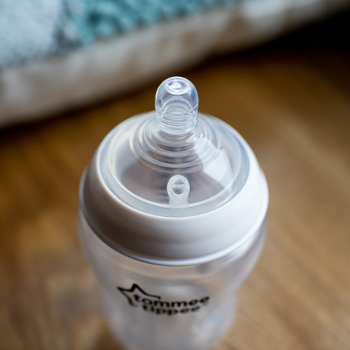 Tommee Tippee Natural Start Baby Bottle Teats, Fast Flow, 6+ Months, Breast-Like for a Natural Latch, Anti-colic Valve, Soft Silicone, Pack of 2 - Image 2