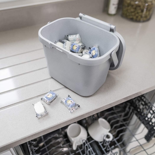 Addis Everyday Kitchen Food Waste Compost Caddy Bin, 4.5 Litre, Air Blue, 518695 - Image 5