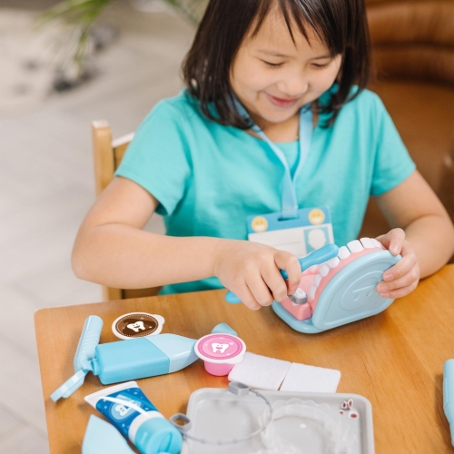 Melissa & Doug Super Smile Dentist Kit for Kids Role Play Toys for 3+ Year Old Girls Educational Toys for 3 Year Old Boys Montessori Kids Toys Age 3,8.89 x 27.18 x 34.29 centimeters - Image 8